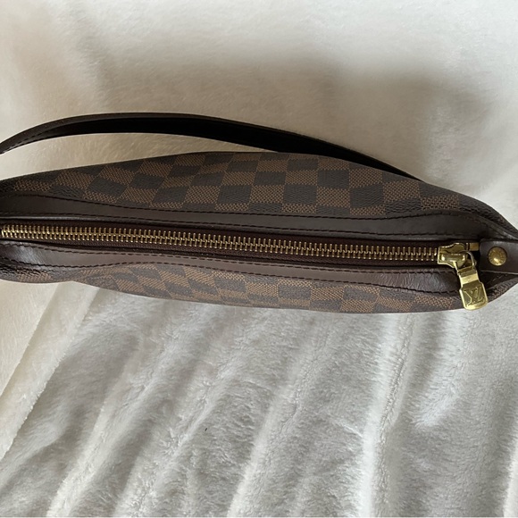 Louis Vuitton Damier Ebene Ilovo Bag - Picture 4 of 16